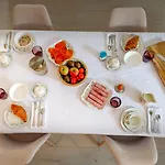 Maison De La Pra Bed and breakfast 4*