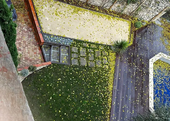 Maison De La Pra 4*