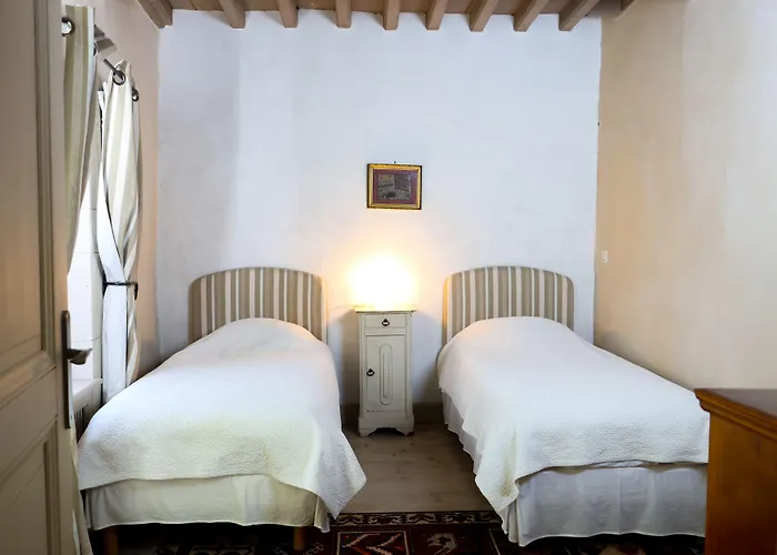 Maison De La Pra Bed & Breakfast 4*