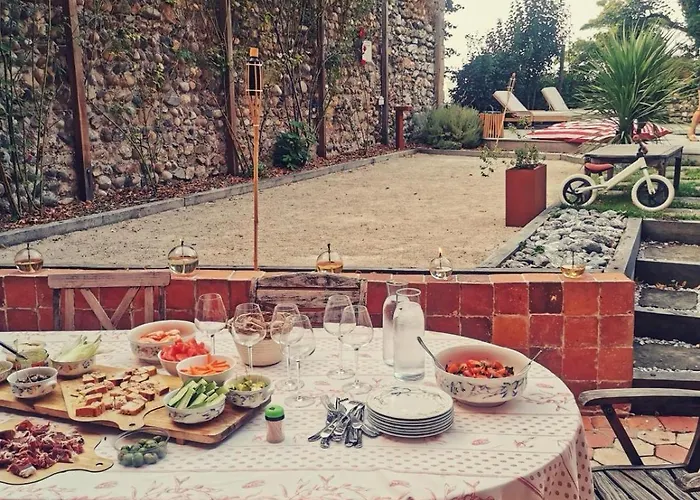 Maison De La Pra Bed & Breakfast 4*