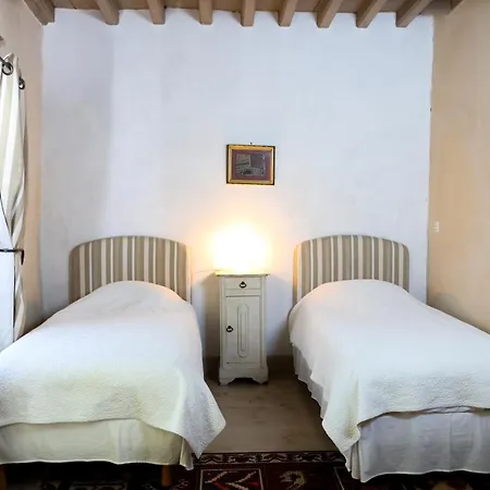 Maison De La Pra Bed and Breakfast Βαλένς