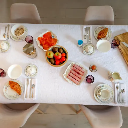 Maison De La Pra Bed and Breakfast 4*